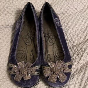 Chic Purple Velvet Flats with Bow Accent